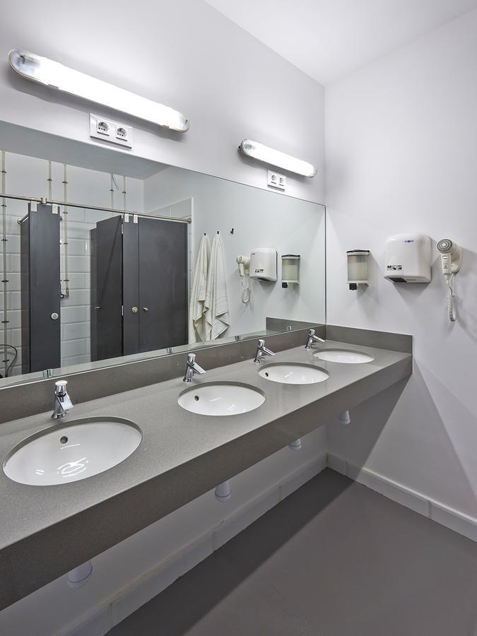 Bed in 6-Bed Mixed Dormitory Room